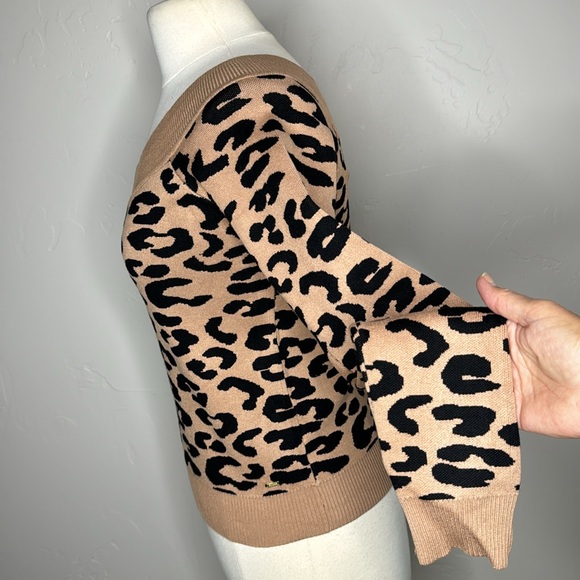 NWT Guess off the shoulder Leopard sweater Size Medium - Picture 5 of 12